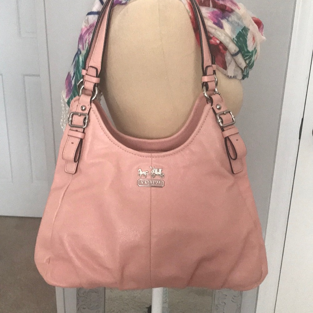 Coach leather handbag SALE🌸